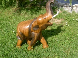 Holzelefant groß